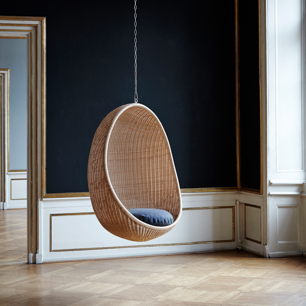 
                  
                    Load image into Gallery viewer, Hanging Egg Chair (indoor/outdoor)
                  
                